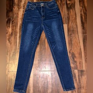 Dark wash skinny jeans